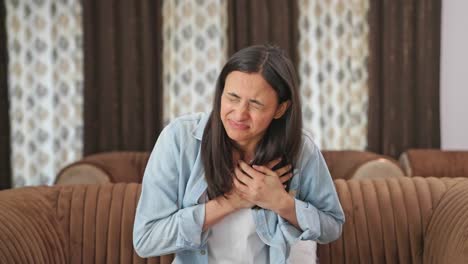 indian woman having heart attack