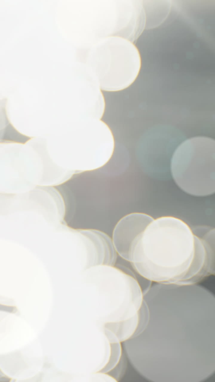 animación de bokeh en luces en el agua