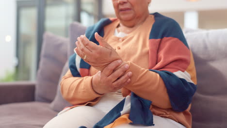 senior woman experiencing wrist pain