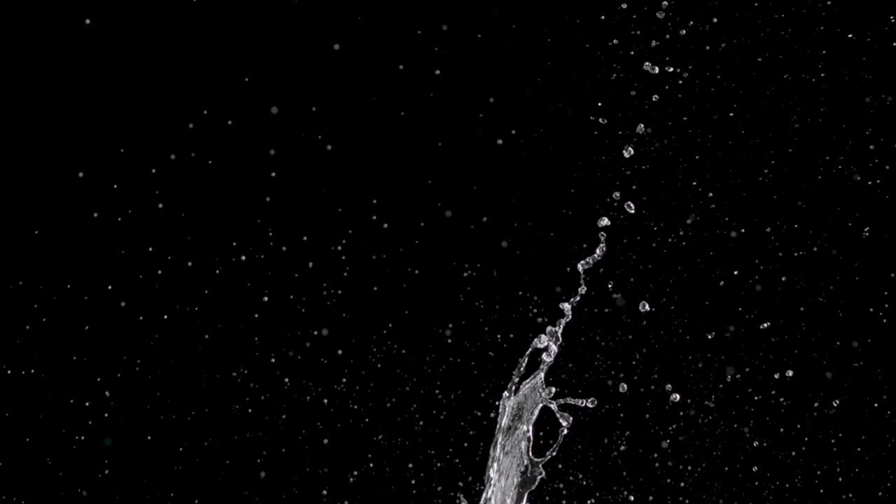 중앙에서 터져나오고