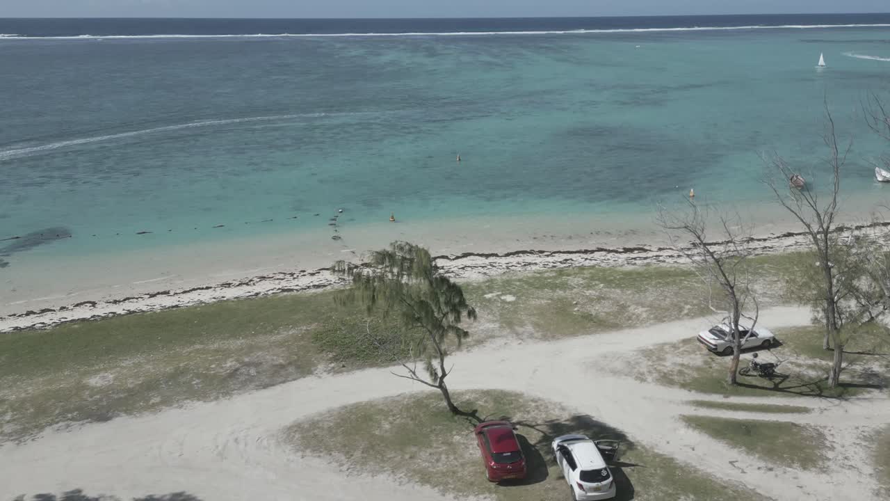 Mauritius - Palmar - going up, discovering the lagoon