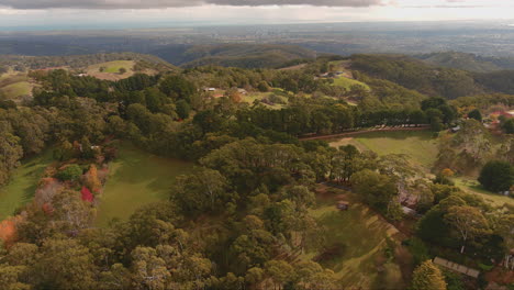 Luftaufnahme-Der-Adelaide-Hills-In-Richtung-Stadt