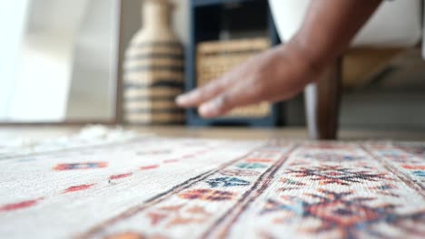 cleaning a patterned carpet