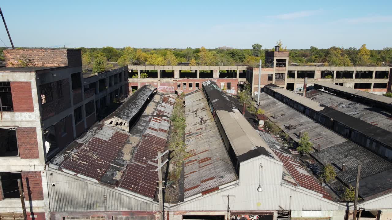 antigua planta de packard en detroit, michigan, vista aérea de drones