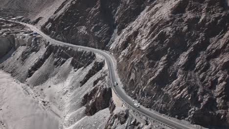 Vista-De-La-Nueva-Carretera-Nacional-De-La-Ruta-De-La-Seda-35-O-La-Carretera-De-La-Amistad-Entre-China-Y-Pakistán