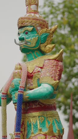 golden buddha statue