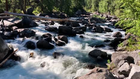 Whitewater-section-of-Icicle-Creek-near-Leavenworth,-Washington