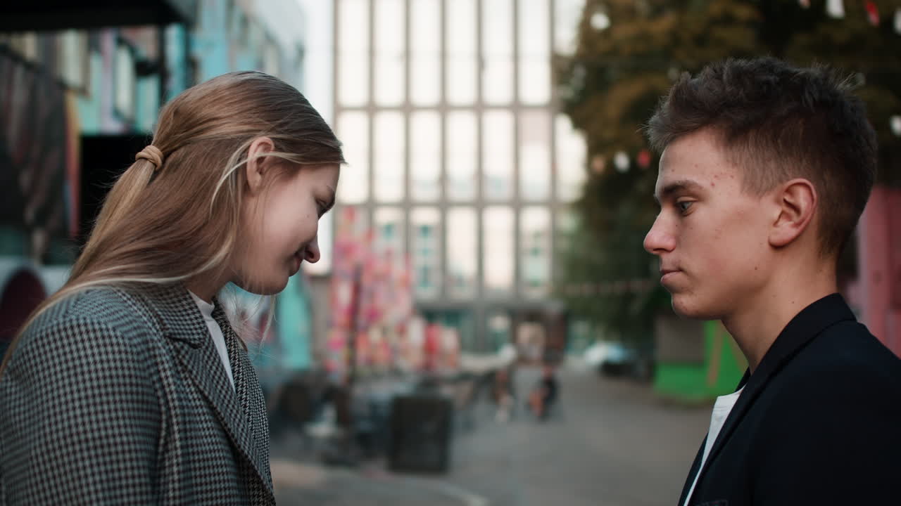 사랑 에 빠진 십대 소년 과 소녀