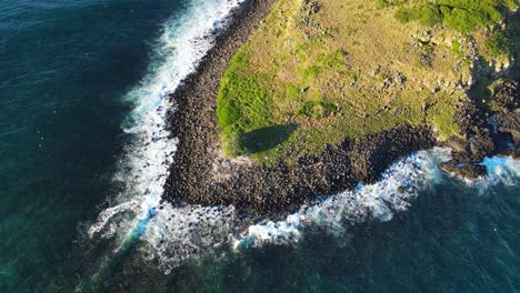 hermoso paisaje de la isla cook cerca de fingal head en nueva gales del sur, australia