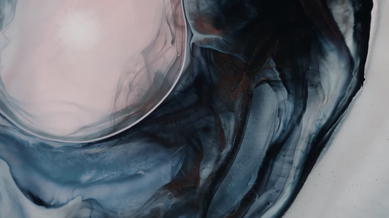 химическая реакция чернил и смолы