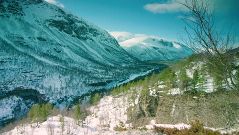 Stunning-cinematic-tracking-shot-left-to-right-in-northern-Norway