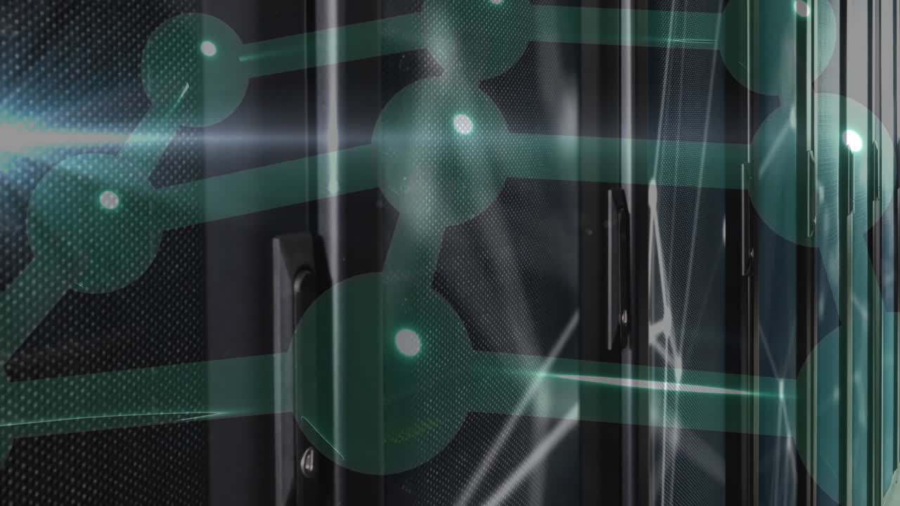 animación del procesamiento de datos digitales con conexiones a través de servidores informáticos