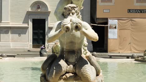 Triton-Des-Moorbrunnens-Von-Giacomo-Della-Porta,-Piazza-Navona-In-Rom,-Italien