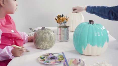 pintura de calabaza artesanal con pintura acrílica