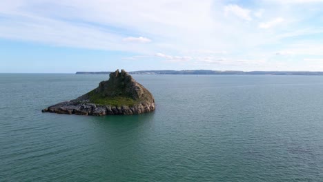 Famous-Thatcher-Rock-on-United-Kingdom-Meadfoot-Beach-Coast,-Aerial