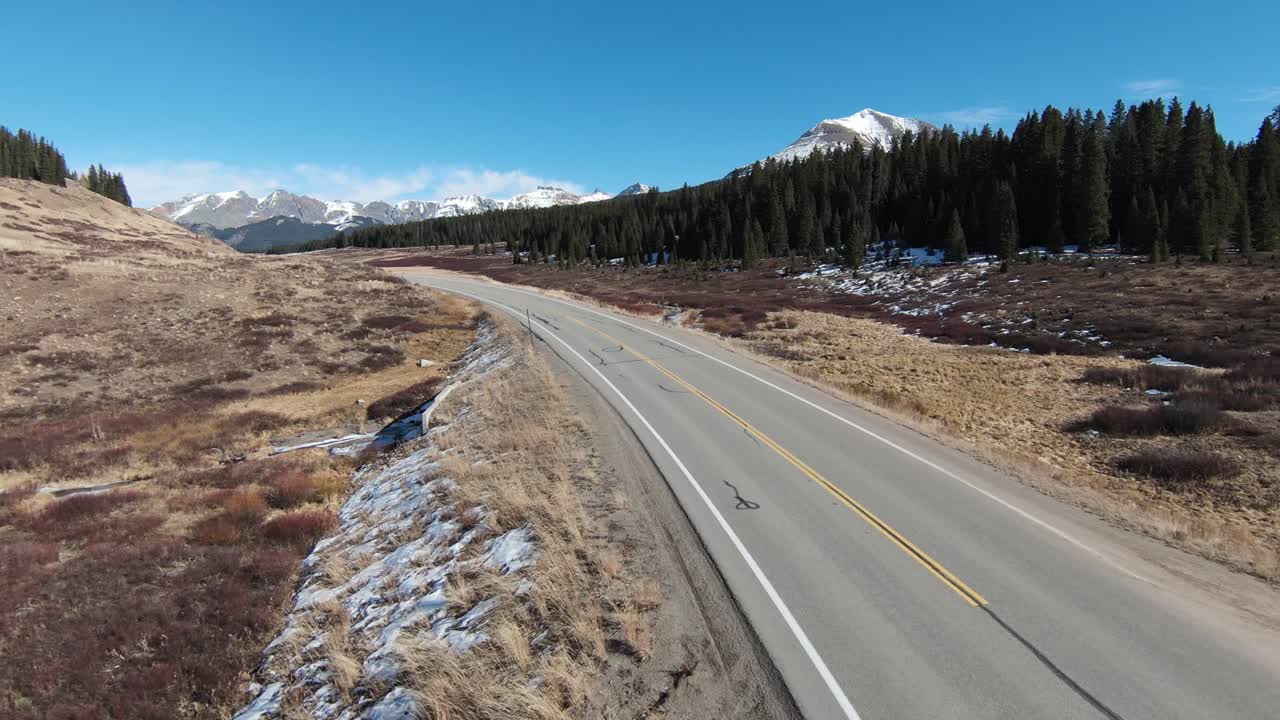 fpv hacia la carretera y revelar