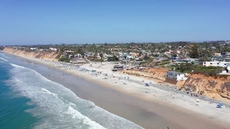 Drone-shot-flying-towards-Encinitas-coastal-city-in-California,-America