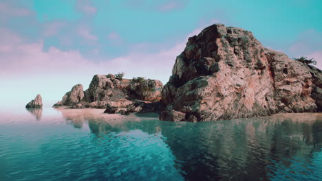 vista de verano de cuevas marinas y acantilados rocosos