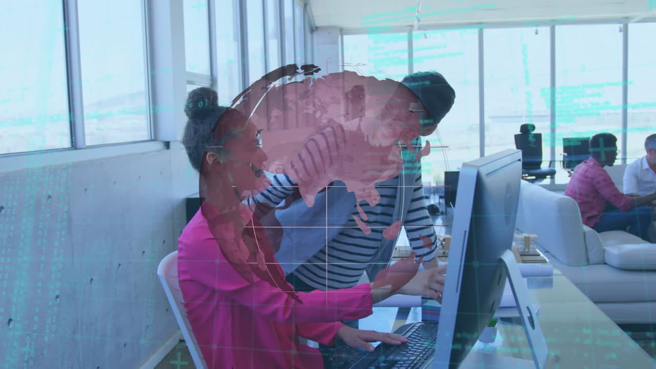 animación del globo sobre diversos compañeros de trabajo en la oficina