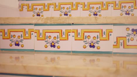 diseño típico de cerámica para escaleras en el hogar bienes raíces en españa