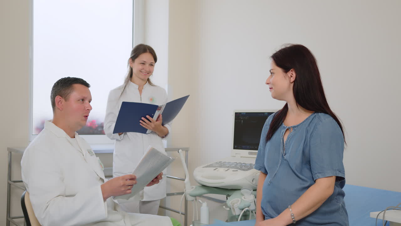 Pregnant Woman Consultation with Doctor