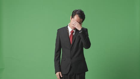 사업가가 당황하거나 실망하고 있습니다.