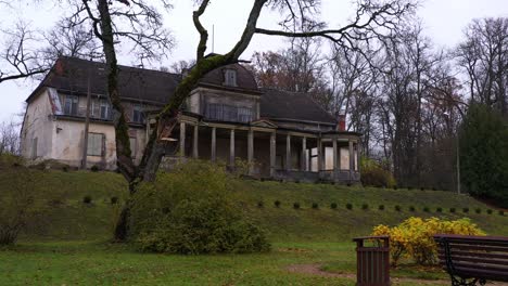 Old-and-derelict-Burtnieki-Manor-in-Latvia,-motion-view