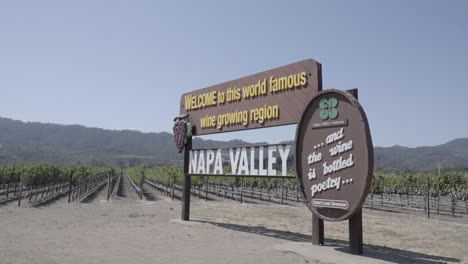 una toma estática de la bienvenida a napa