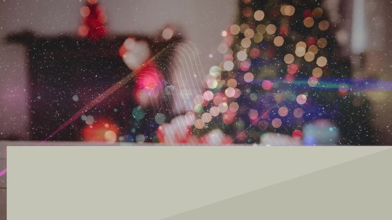 animación de nieve cayendo sobre el árbol de navidad y decoraciones con bandera beige