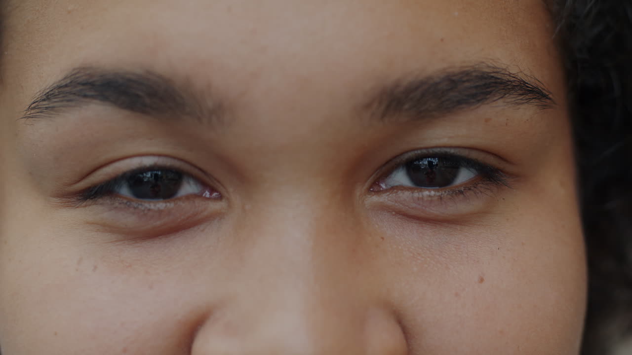 젊은 사람의 얼굴의 클로즈업