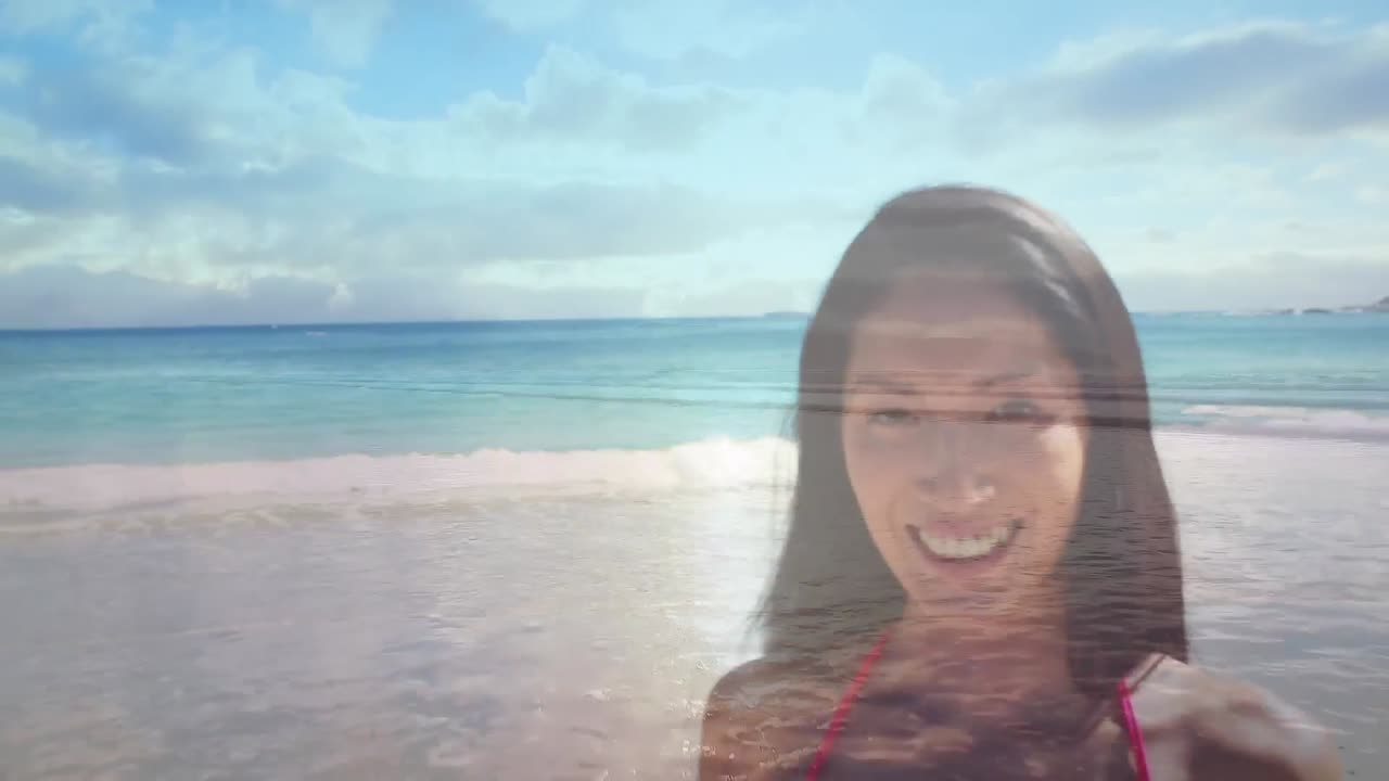 해변을 향해 달리는 여자