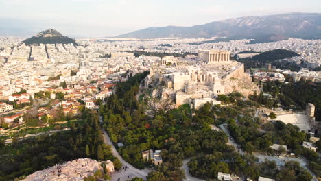 Monumento-De-La-Antigua-Grecia,-Sitio-Del-Patrimonio-Mundial,-El-Comienzo-De-La-Democracia,-Filósofo-Griego,-Profeta-Antiguo,-Explorar-El-Mundo,-Descubrir,-Colina-De-Marte