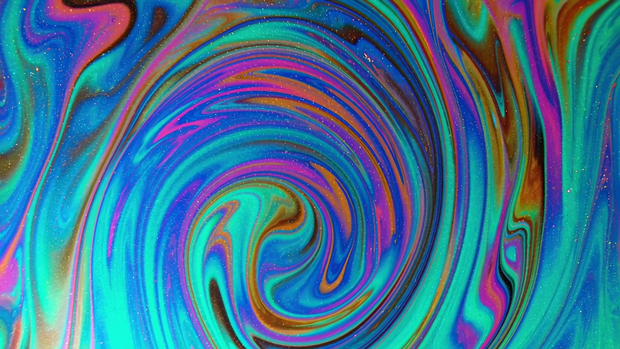 Colori iridescenti vorticosi e ipnotizzanti di una pellicola di sapone