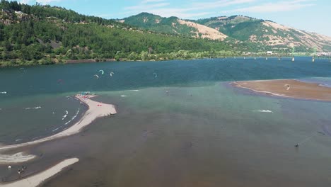 hood river kiteboarding in the columbia river gorge kite boarding hood river oregon