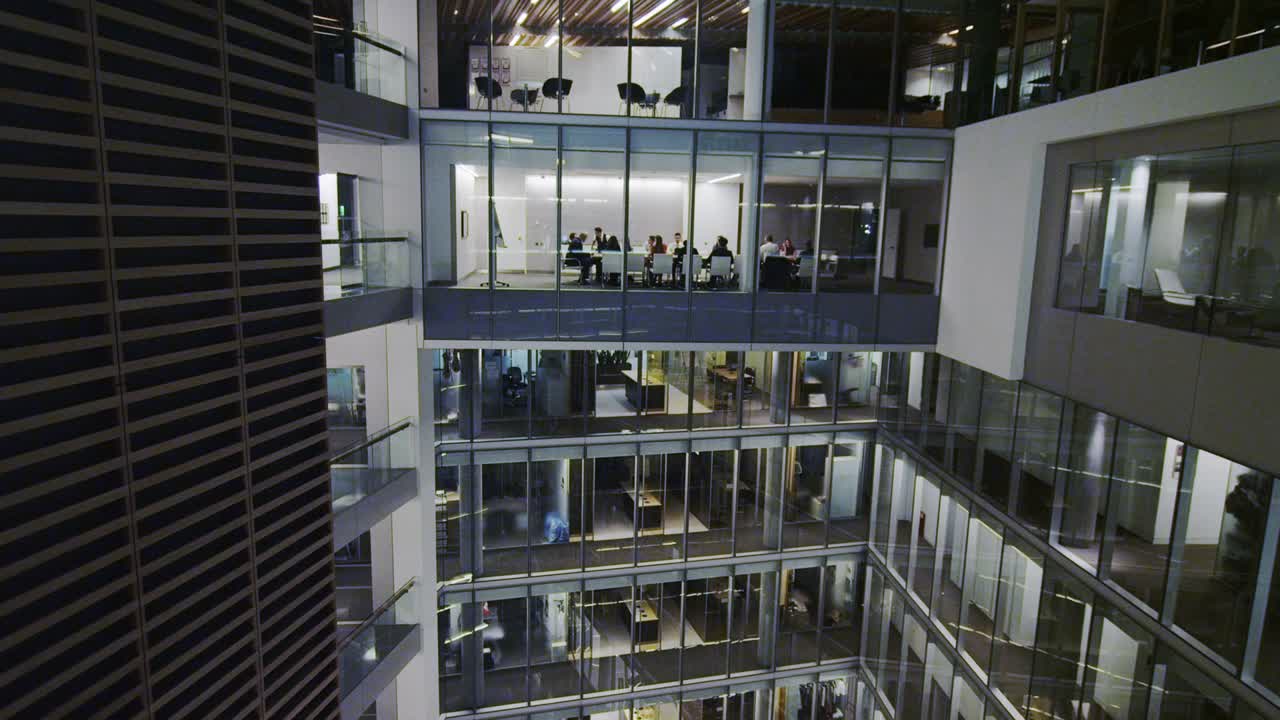 personal de la oficina de negocios corporativa que trabaja