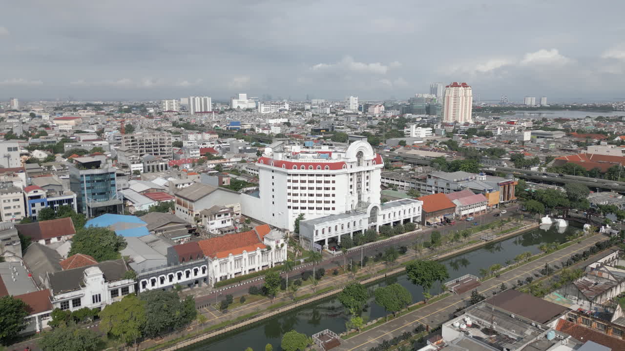 Hotel Indonésio Histórico em Kota Tua, Jacarta do Norte, Indonésia.