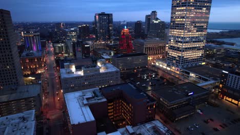 Toma-Nocturna-Cinematográfica-Del-Centro-De-Milwaukee