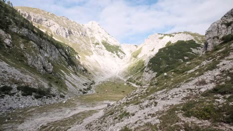 Hiking-through-the-Julian-Alps-in-the-Triglav-National-Park-in-Slovenia