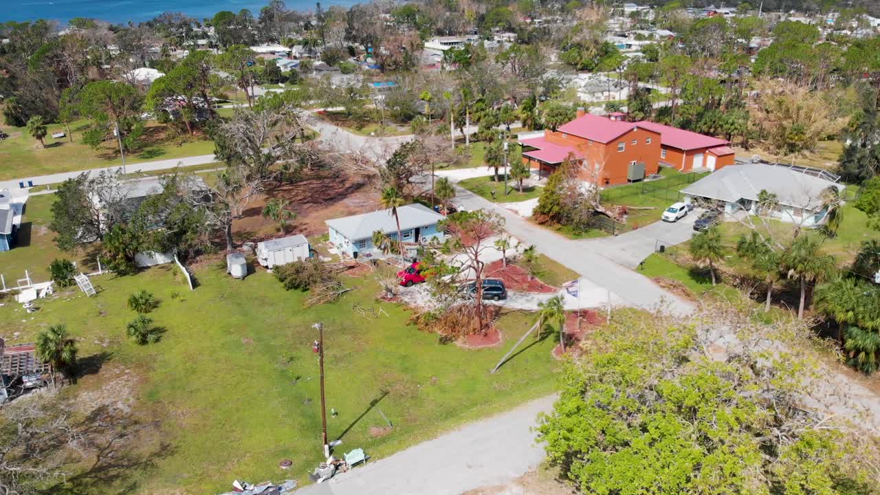 video de drones de 4k de daños por huracanes en englewood, florida - 10