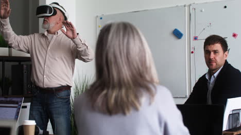 Senior-man-using-virtual-glasses