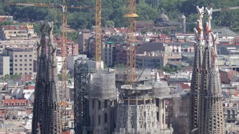 Sagrada-Familia-Close-4K-02