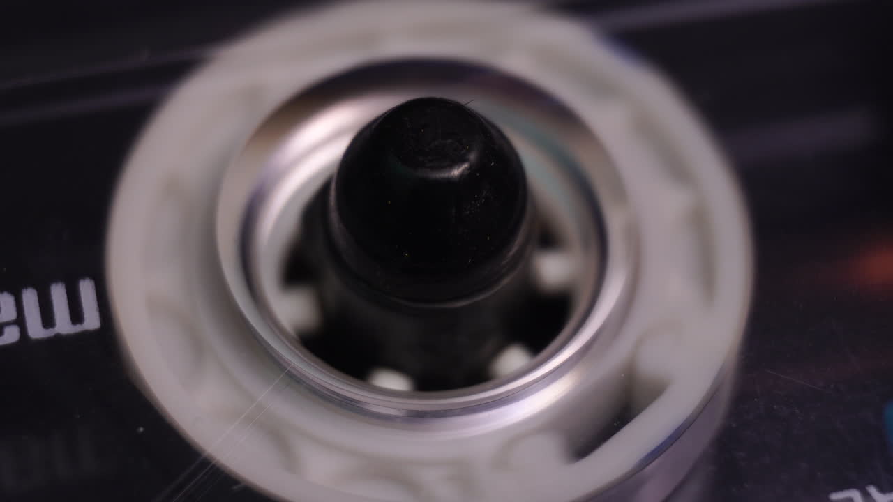 매크로 클로즈업, 오디오 카세트 테이프 릴 롤 재생 시작