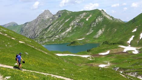 Hiking-in-the-Allgäu-in-the-background-you-can-see-the-Schrecksee