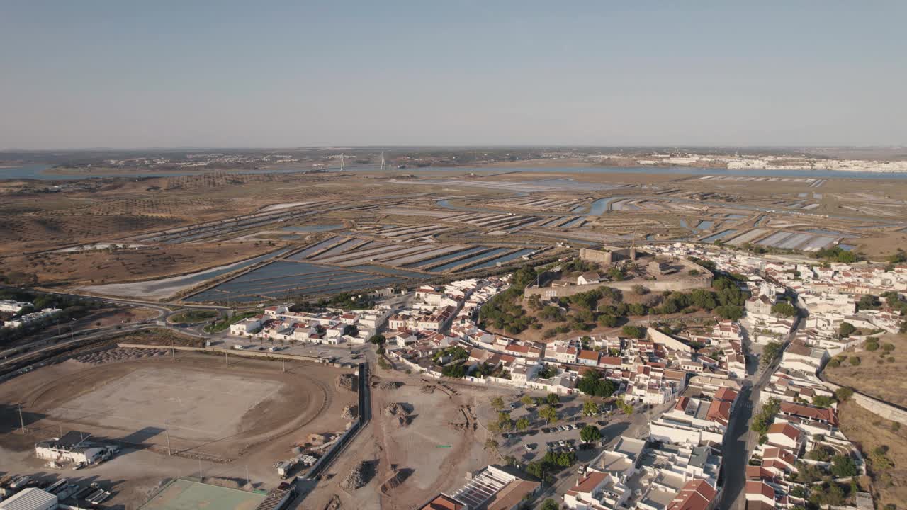 antena panorámica de castro marim, encantadora ciudad con castillo medieval, algarve, portugal
