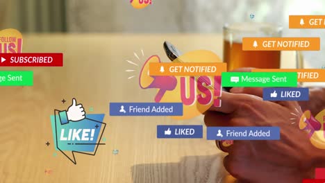 Animation-Von-Social-Media-Texten-Auf-Bannern-Mit-Digitalen-Symbolen-über-Einem-Mann,-Der-Ein-Smartphone-Nutzt