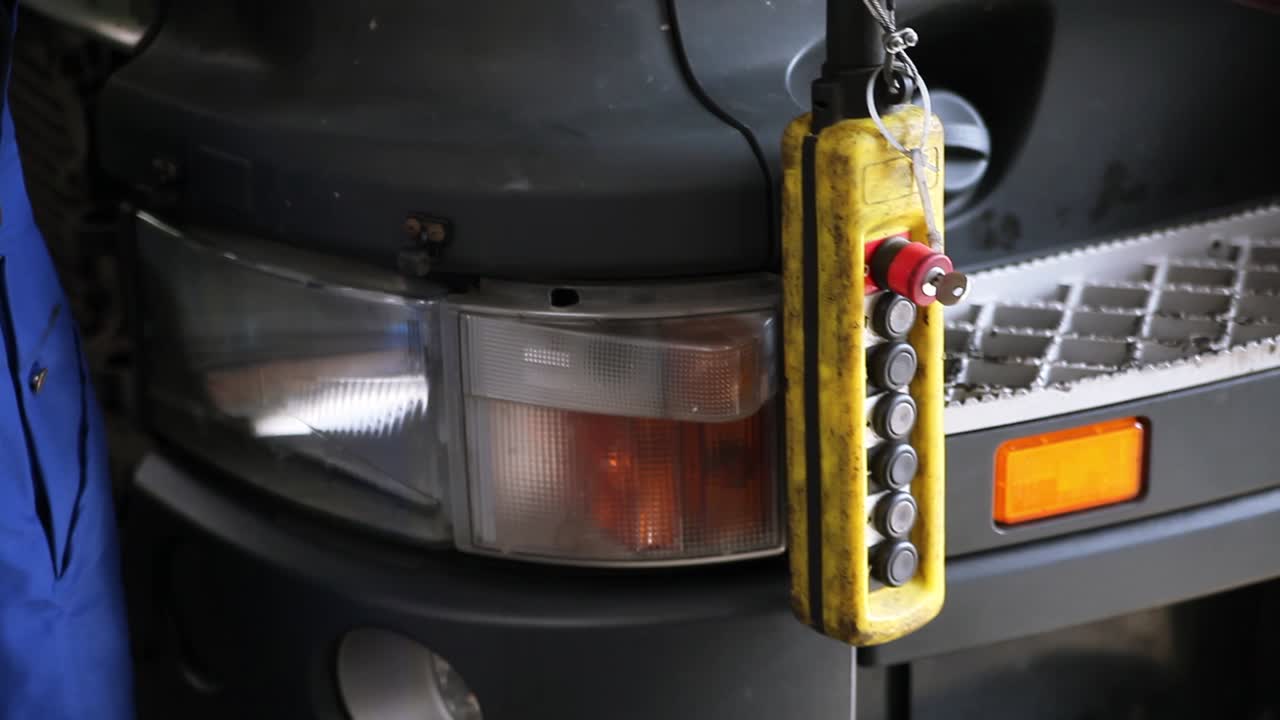 원격 제어와 함께 트럭 유지보수