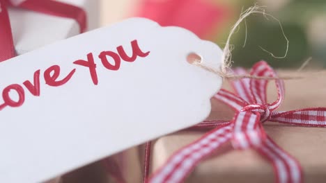 gift tag with 'love you' message