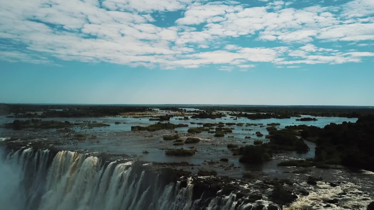 vista aérea de las cataratas victoria, shungu namutitima en la frontera de zimbabue y zambia en áfrica