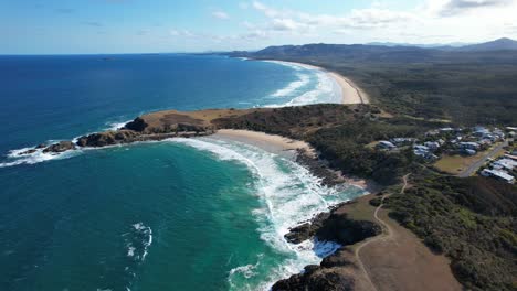 Scenic-Spot-Of-Emerald-Beach-Headland-And-Shelly-Beach-In-New-South-Wales,-Australia
