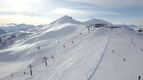 People-on-Wintersport-in-Flachau,-Austria